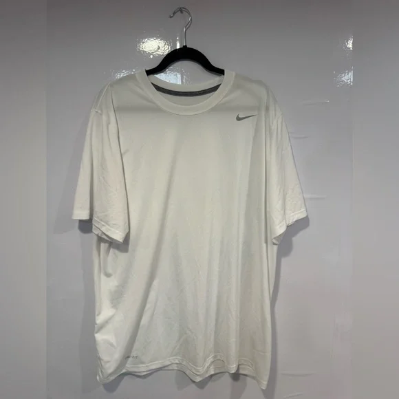 Nike Men's White T-Shirt - Picture 1 of 3